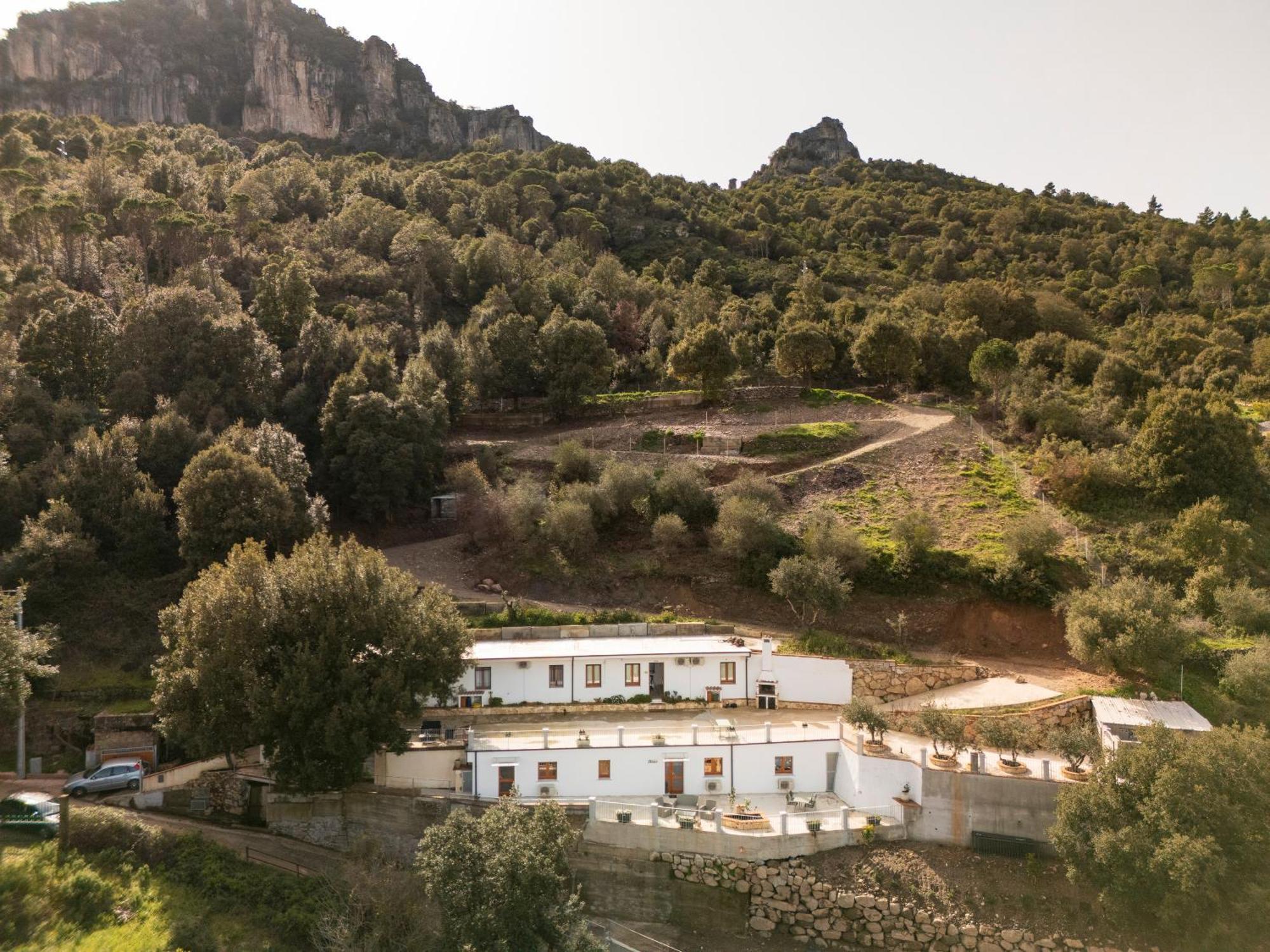 Casa Jerzu S'Essia De Su Santu Villa Exteriör bild